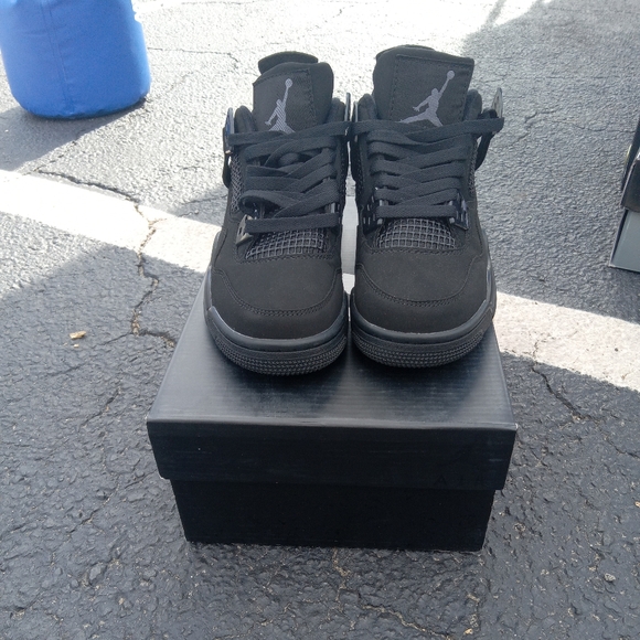 Air Jordan 4 Retro, 'Black Cat' - Picture 5 of 5